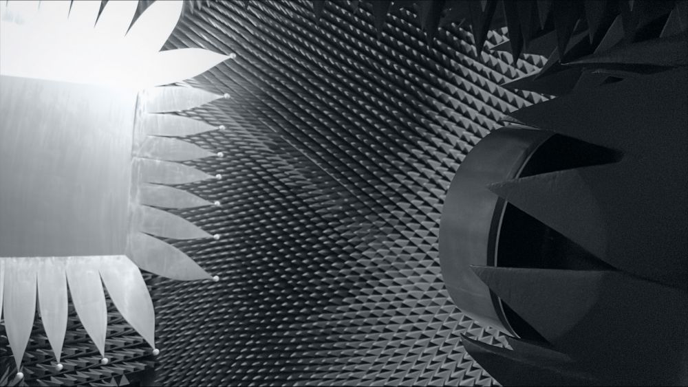 Reflector LGF.jpg Discover MVG's state-of-the-art Compact Range Feed Horns