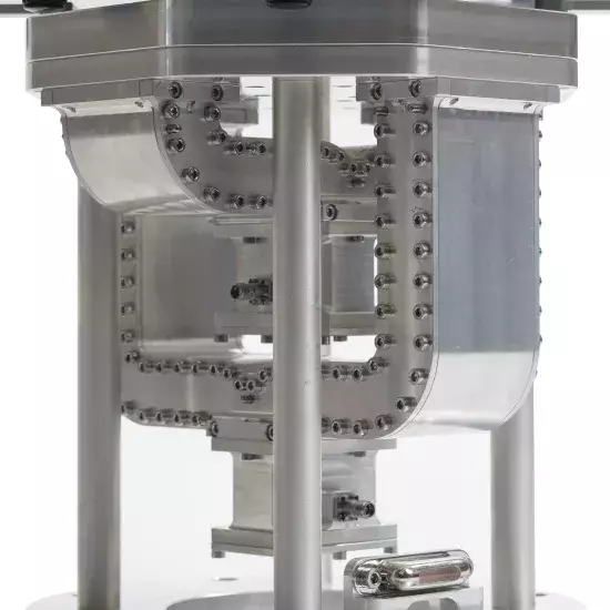 Compact Range Feed Horns